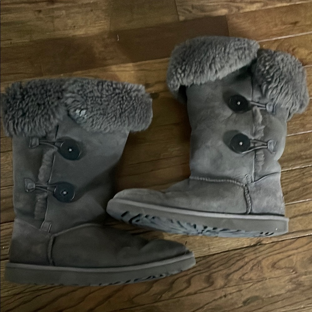 Ugg Gray Bailey Button Triplet 3 Button Tall Shea… - image 2